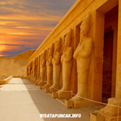 wisatapuncak.info